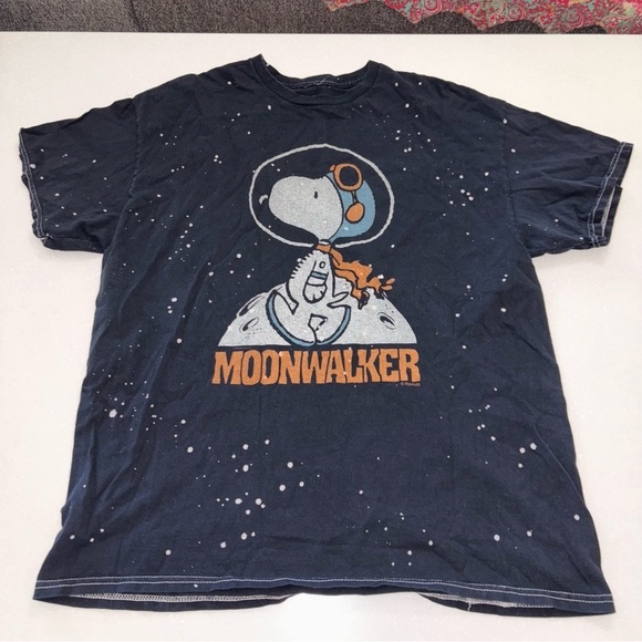 Junk Food Men’s Graphic Tee Navy Snoopy Peanuts Space Thriller Large - Picture 1 of 4